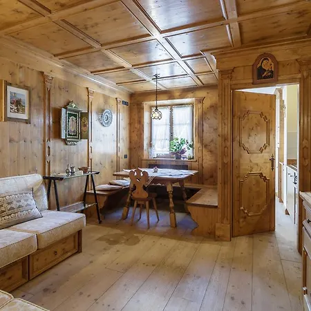 Chalet Ronco - Stayincortina شقة كورتينا دامبيتزو